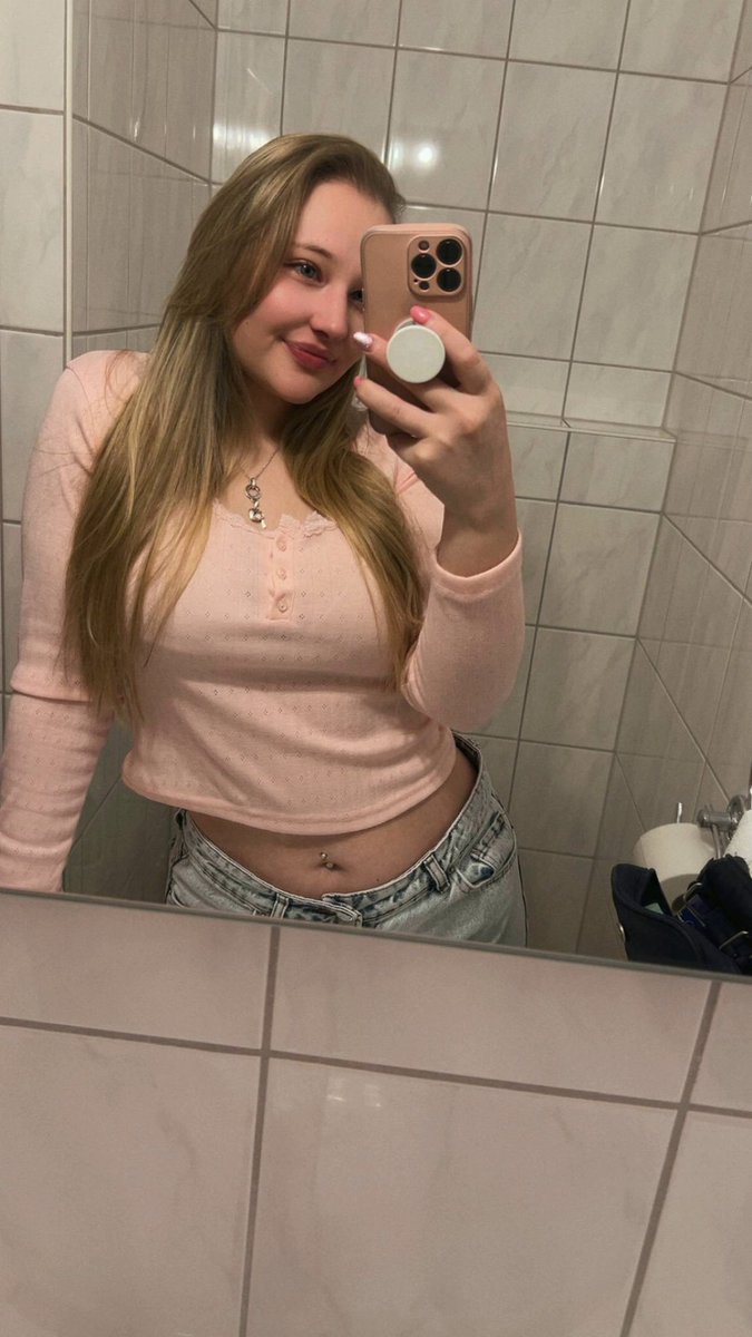 Mia Sofie tweet media