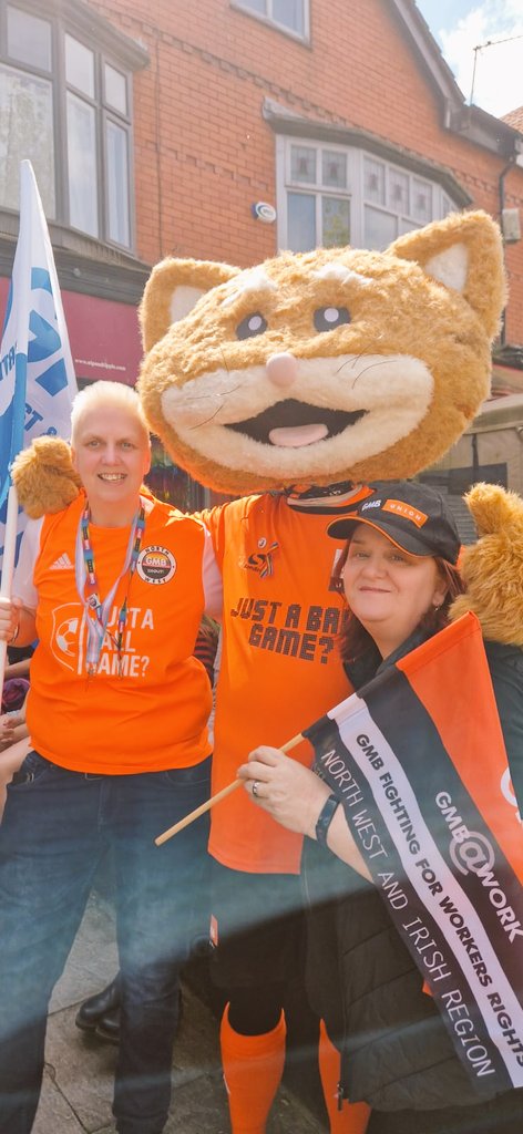 UnionLassJo's tweet photo. Been thinking about the brilliant friends I’ve made through the union — the laughter, the solidarity, and the shared fight for fairness. ❤️ Grateful for every one of them. #HeartUnions #UnionStrong https://t.co/MLHeYSliKd