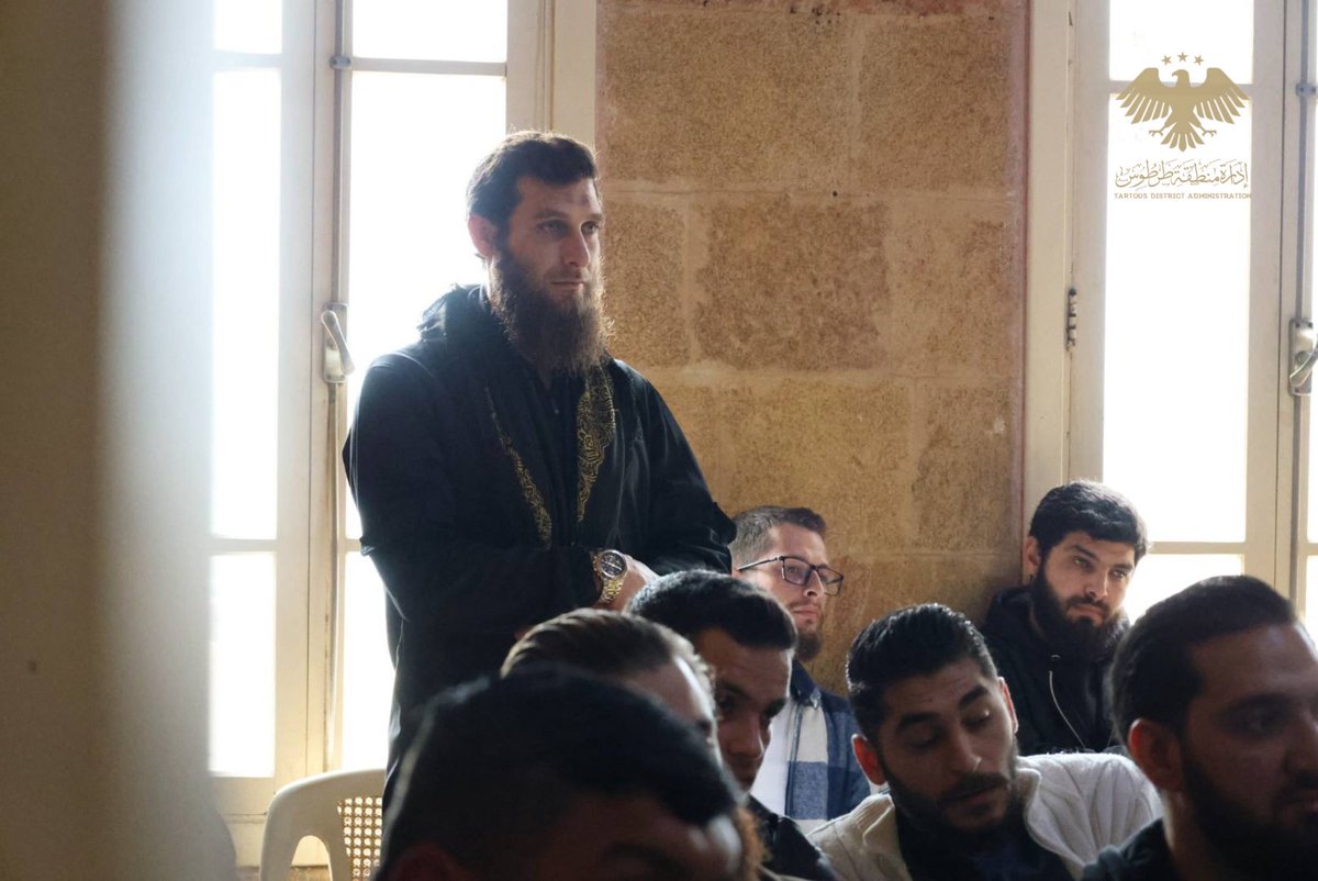 tartousarea's tweet photo. عُقد لقاء جمع مدير الشؤون السياسية في محافظة طرطوس الدكتور محمد عبدالرحمن  ومدير منطقة طرطوس الأستاذ أحمد قاضون، وعدد من أهالي مدينة طرطوس.
وتم خلال اللقاء الاستماع إلى قضايا المجتمع.

#إدارة_منطقة_طرطوس https://t.co/8DOY74BQoZ