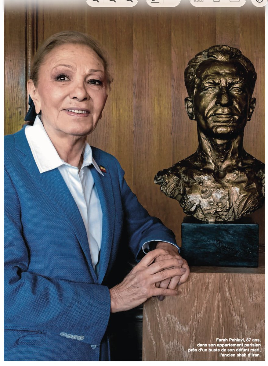 erazavi3's tweet image. Avec l'impératrice d'Iran Farah Pahlavi, magnifique souvenir d'un entretien passionnant pour le Figaro Magazine. 
Merci à mon photographe préféré :) et à mon cher ami et co-auteur @jmmontali  avec qui nous avons conduit cet entretien