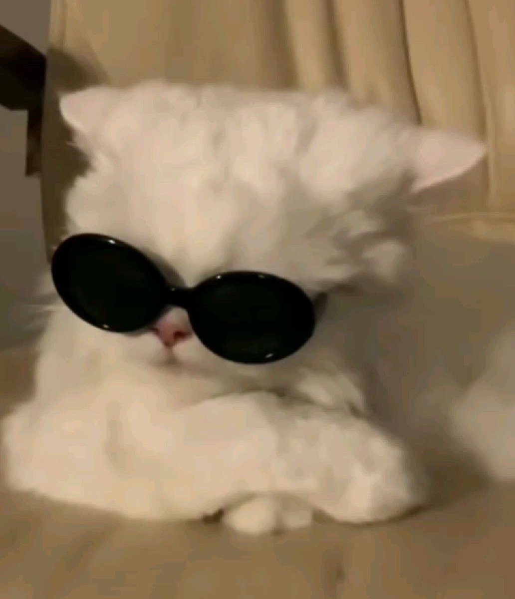 แสงที่แยงตา ไม่เท่าเธอยิ้มมามันแยงใจ