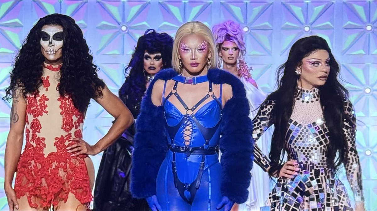 auntiesamethic's tweet photo. the bottom 3 dressed as the flag of thailand to impress gawdland 
#dragraceuk https://t.co/2nzmCOW5SN