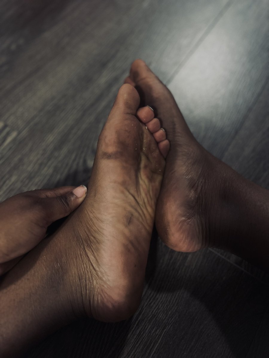 SoleWaves69's tweet photo. Can anyone get my feet clean? #feetworshi̇p #feetcleanup https://t.co/O1O9fTG8xH