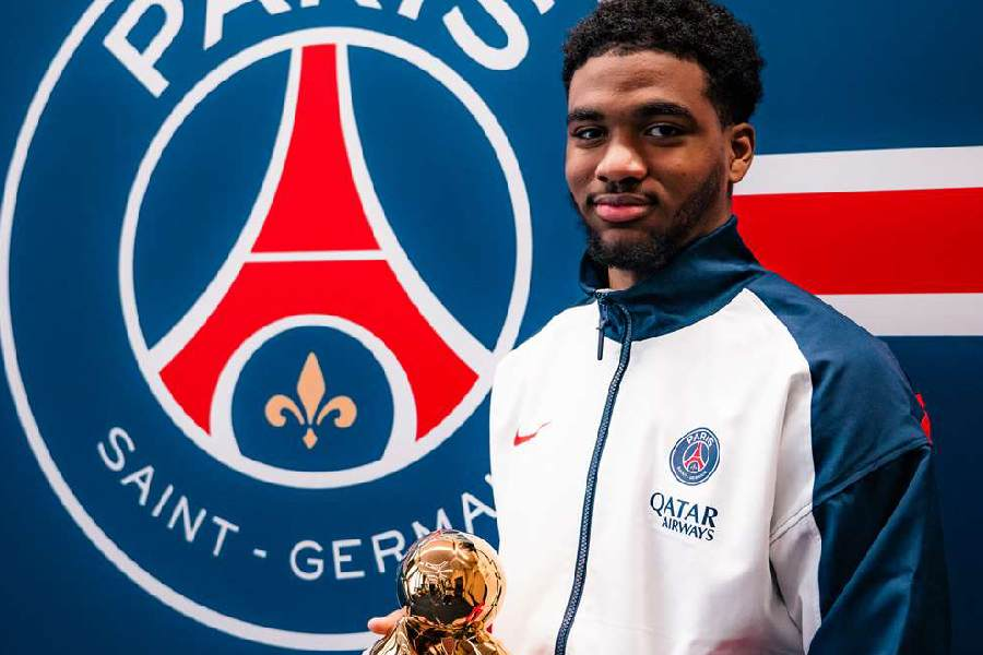 ParisTeam tweet media