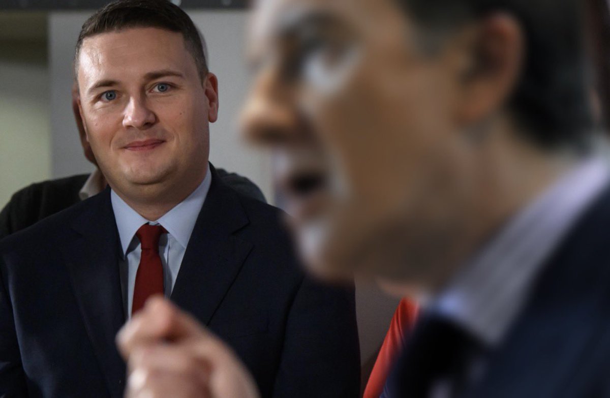 HJB_News__'s tweet image. When younger men have a crush on older men