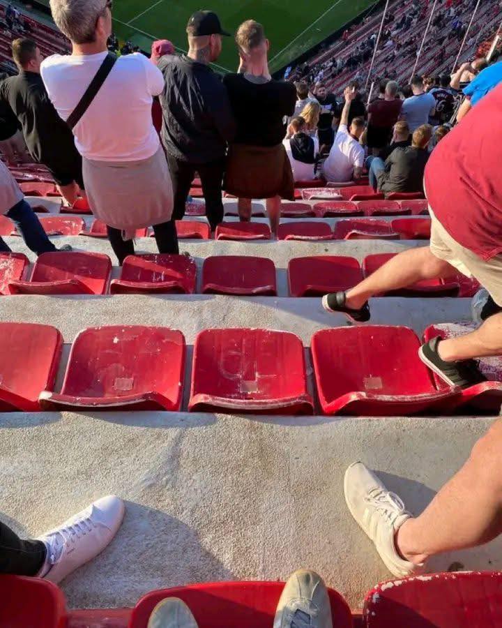 Uniquement au stade de Séville : si ton pied glisse, tu tires le corner.