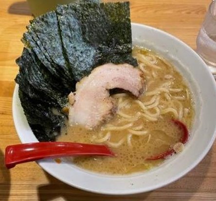 nanize's tweet image. 食べ物が若い 😰