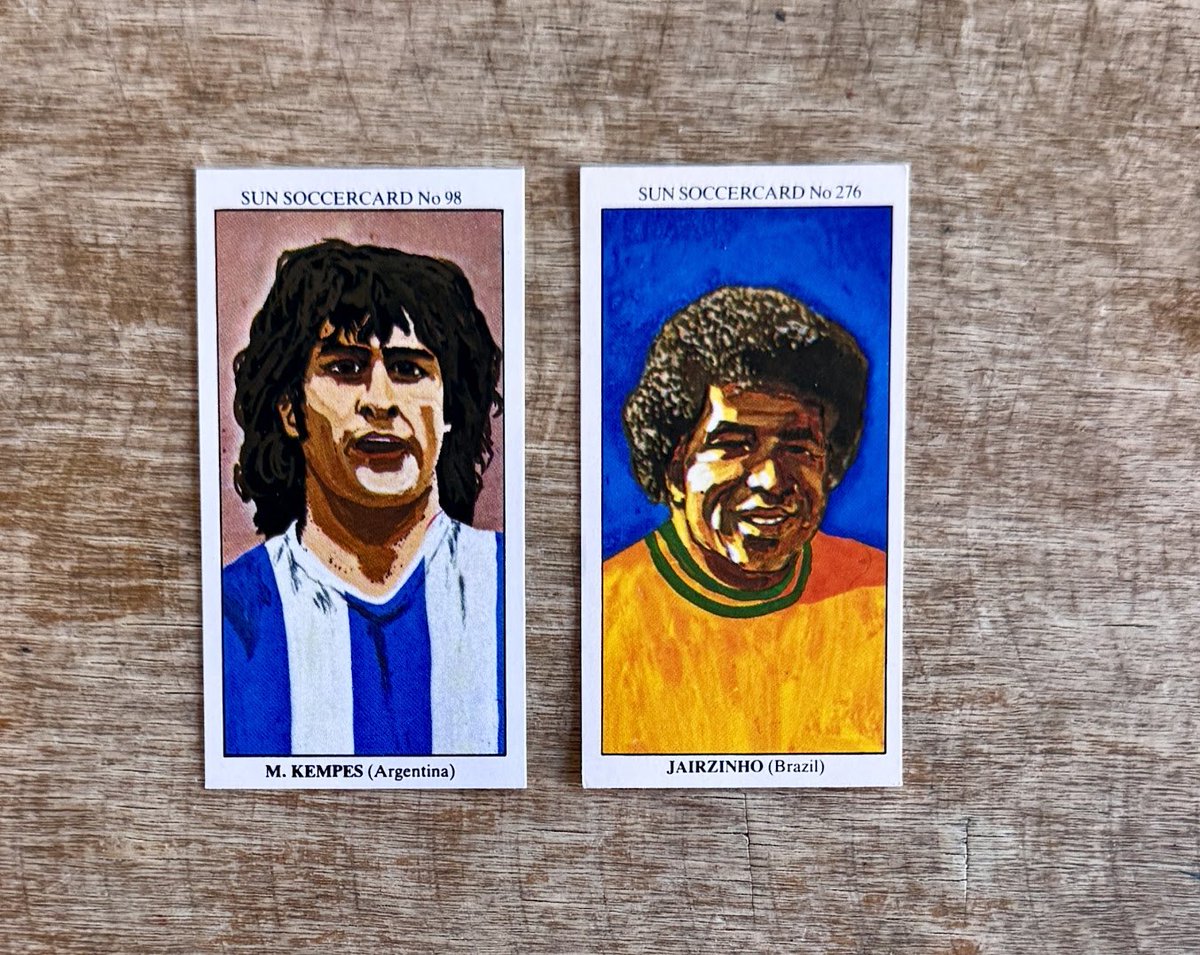 1978 Sun Soccer Cards

Mario Kempes - $5

Jairzinho - $3

*See pinned tweet for shipping, etc
Stack min $10
#TSSS #GiuntaStack