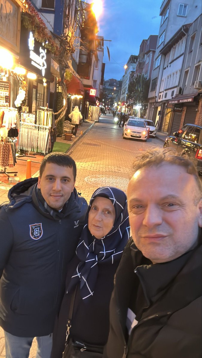 BALATLIiBO's tweet photo. Bazı Analar vardır yiğit doğurur, Devletine milletine sahip çıkmak için . Ömrünüz uzun hizmetiniz daim olsun inşallah başkanım 
@sevkisar https://t.co/wlP3FuT8J5