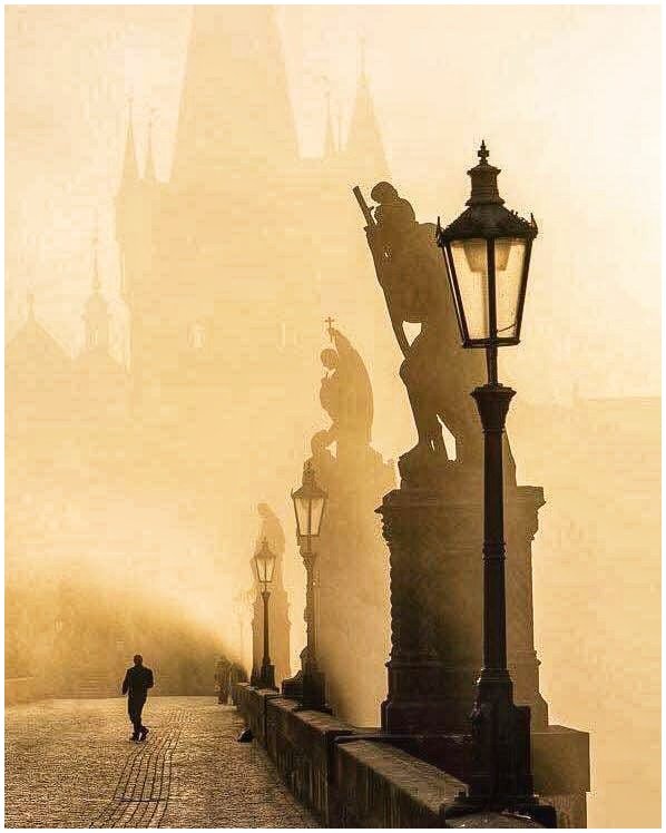 📷 HansKruse 

📌🌐 Karluv Most, Prague 
Insta 👉@hanskrusephotography hanskrusephotography.com