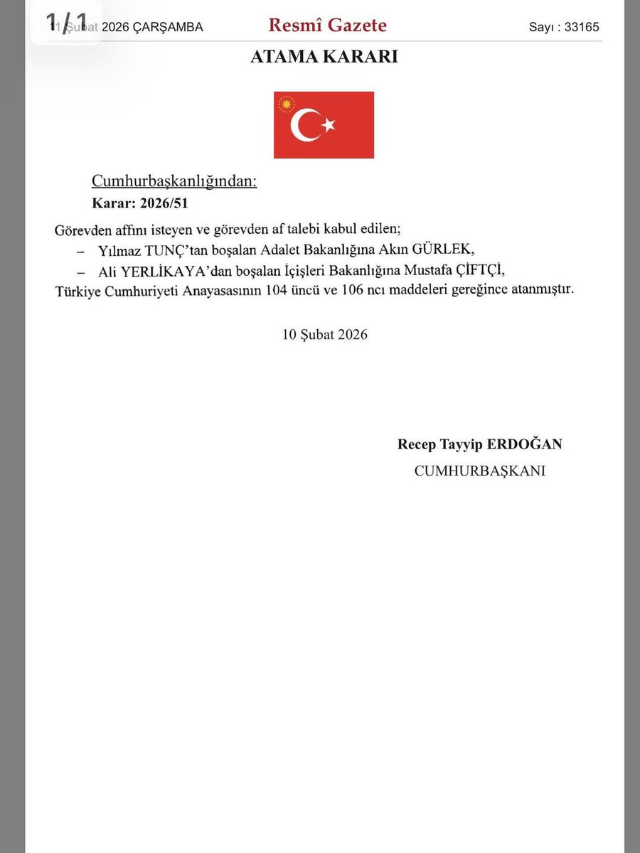 Adalet, bir tabeladan daha fazlası; toplumun ortak vicdanıdır.
Bir savcının veya hakimin başarısı, verdiği adil kararlarla değil, siyasi iktidarın yolundaki taşları ne kadar temizlediğiyle ölçülüyorsa; orada Adalet Bakanlığı artık sadece bir tabeladan ibarettir."
​Bu atama,