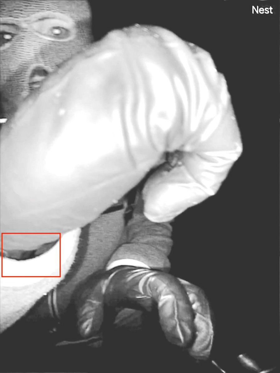 NedSchultz's tweet photo. @CoffindafferFBI Identifiable tattoo on right wrist. https://t.co/mKzRVD3bxx