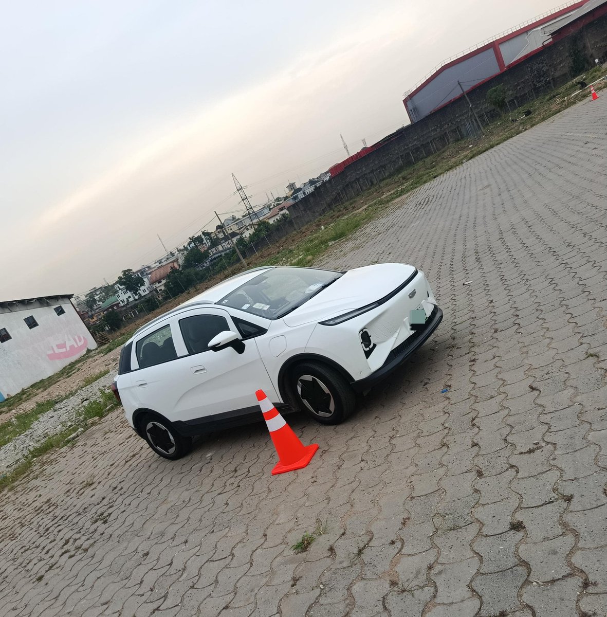 its_starex's tweet photo. Drove an Electric Car Today and all I can say is Electric Car yen gan gan ni ooo 🤲🏾

#ElectricVehicles https://t.co/c3DrIKetHL