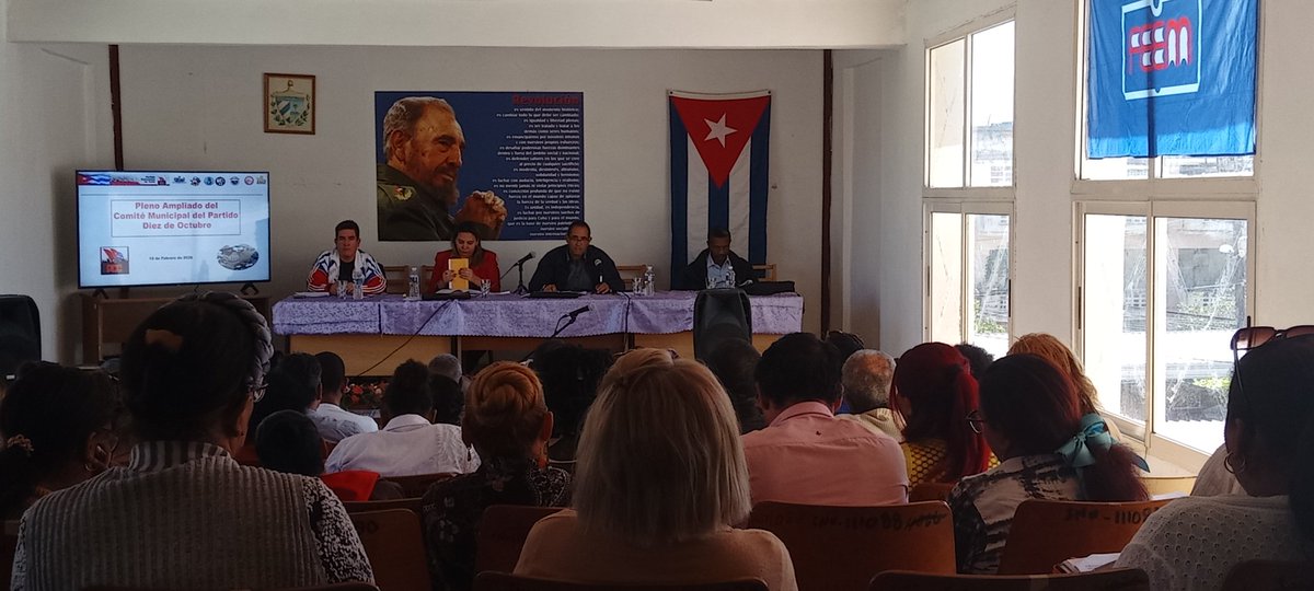 Se realiza en estos momentos el Pleno del Comité Municipal del Partido del municipio 10 de octubre con la convicción de que 
#CubaEstaFirme 
#CubaVencerá