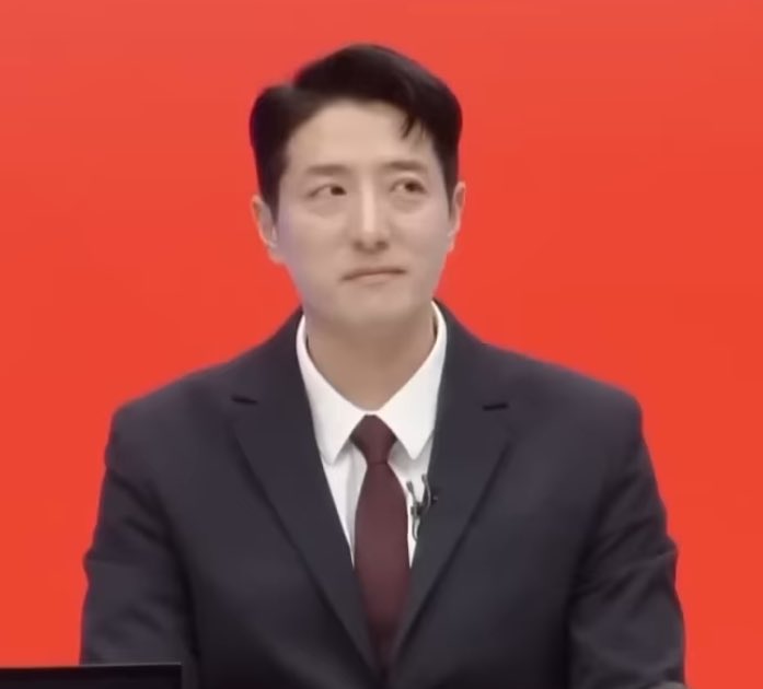 aegookja's tweet photo. 근데정민님 원래토론할때이런식으로하던분아니었던거같은데. 광역어그로의필요성을느끼고 방송나갈말뱉는거같아서존웃 눈부터돌아있고
그리고그변화에영향을준거  당연히그분일거같아   2026년에정민준석처하자... https://t.co/bjmEtS4XwS