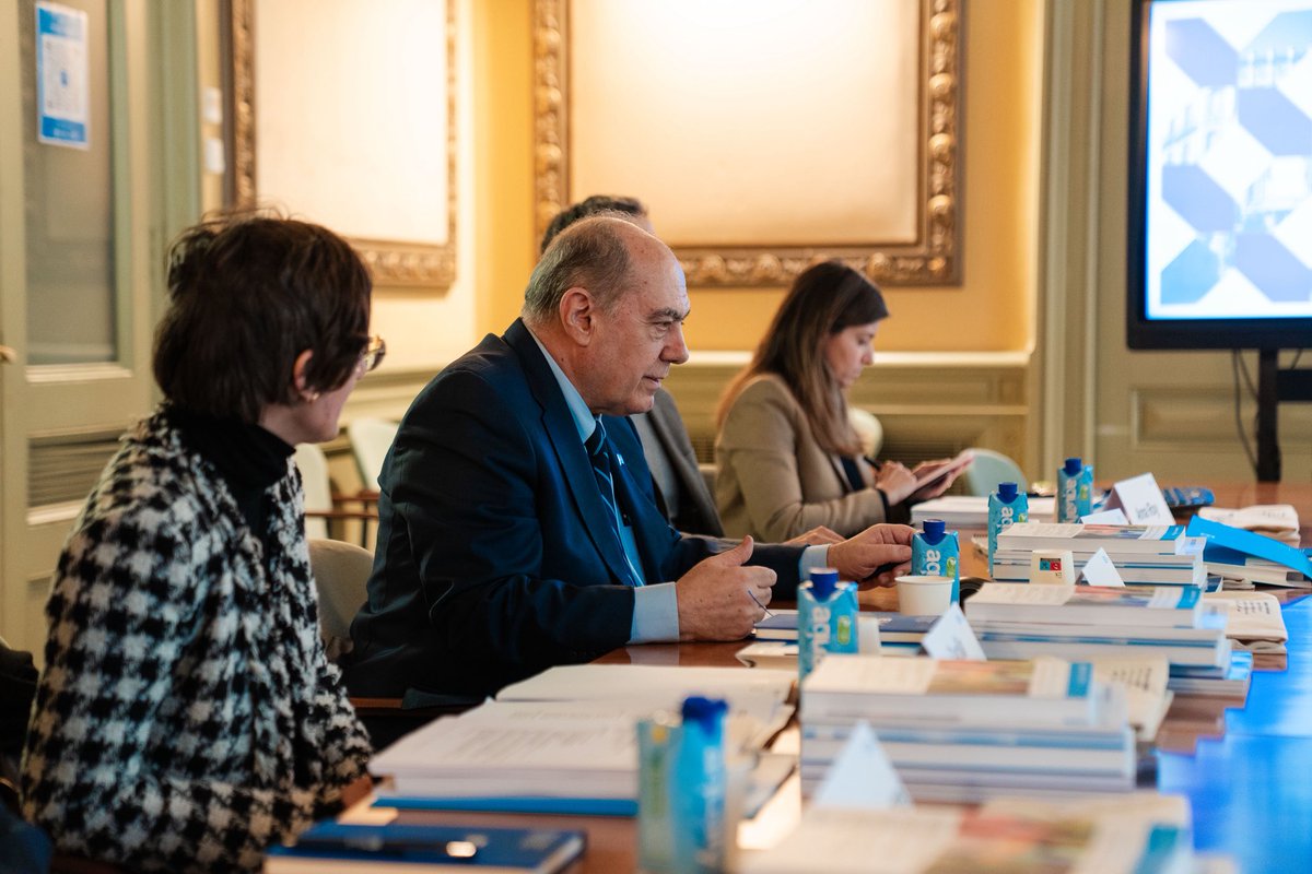 exteriorscat's tweet photo. 🌊 La Junta de Govern de l’@IEMed_ presenta el pla de treball d’enguany, centrat en el seguiment del nou Pacte per la Mediterrània.

La incidència política basada en el coneixement, les aliances per al desenvolupament socioeconòmic, i la governança inclusiva, eixos clau del 2026. https://t.co/WKN6JPGB7s