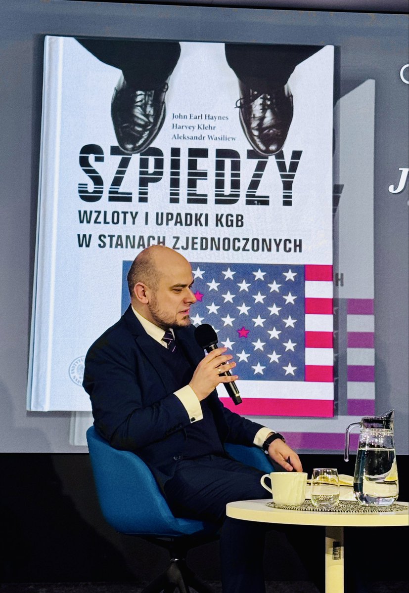 Jak schwytać szpiega…👇😎
<a href="/PrzystanekH/">Centralny Przystanek Historia IPN</a> <a href="/Cenckiewicz/">Sławomir Cenckiewicz</a> <a href="/michalkuz/">Michał Kuź</a> <a href="/RafalDudkiewic1/">Rafal Dudkiewicz</a>