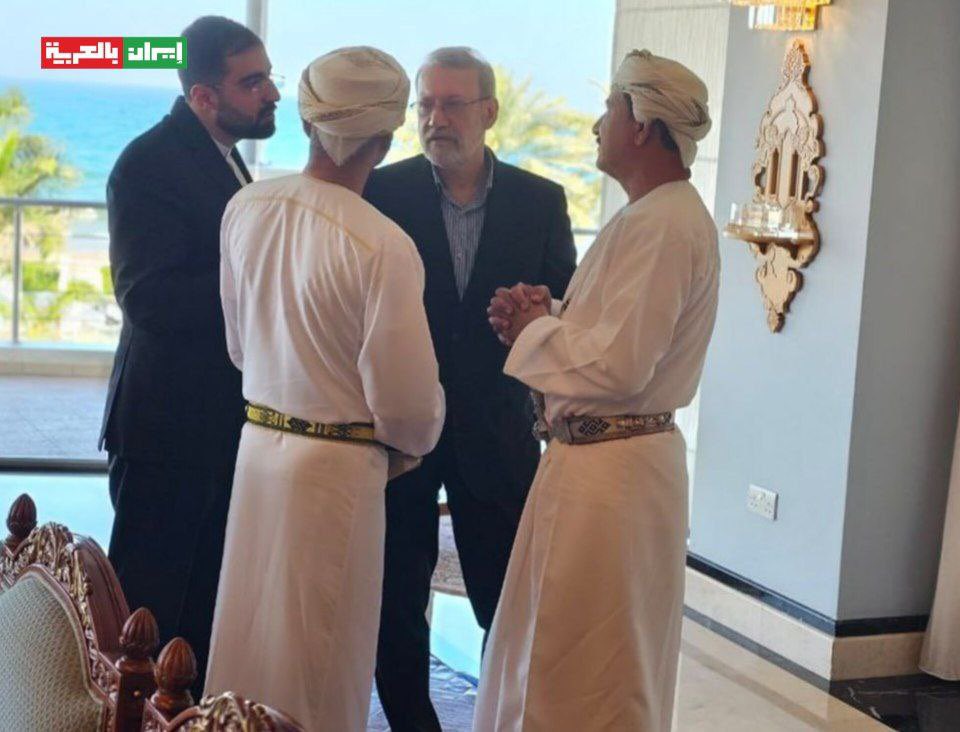 iraninarabic_ir's tweet photo. صورة خاصة من لقاء ومناقشة مغلقة جمعت وزير الخارجية ووزير الديوان الملكي العُماني مع علي لاريجاني https://t.co/SInCcCRJPy