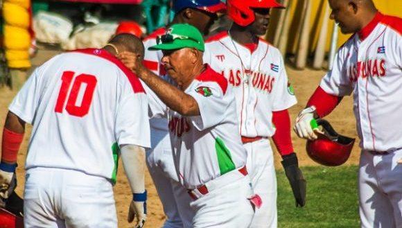 Serie Nacional de Béisbol en #Cuba: Leñadores de #LasTunas tallan tercera final consecutiva con oficio y veteranía cubadebate.cu/noticias/2026/… <a href="/cubadebatecu/">Cubadebate</a>