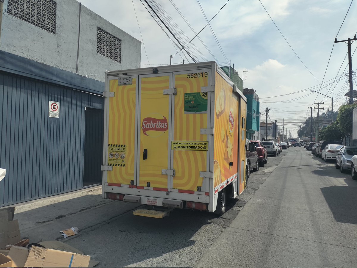 acastro0207's tweet photo. @Sabritas_mex 
Todos los días una de tus unidades se estaciona fuera de mi cochera y no puedo salir, se queda allí hasta auna hora y busco al chófer y no lo encuentro, ya estoy hasta la coronilla de esto https://t.co/7euXlUcJut