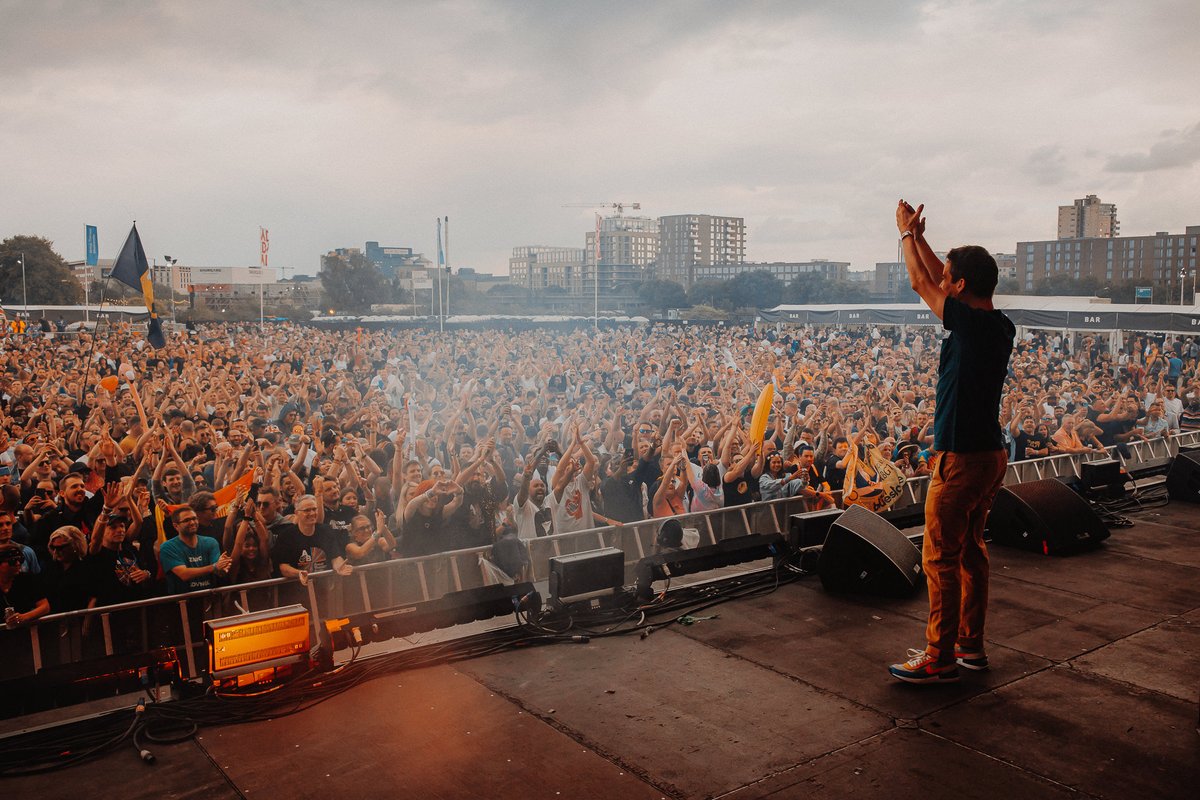 djoliversmith's tweet photo. Digging into the archives a bit: my set from the @aboveandbeyond Group Therapy Weekender, London 2022 is now up on the @anjunabeats YouTube channel.

Worth a listen if you were there (or wish you were!). https://t.co/DjuHC5nzq3
