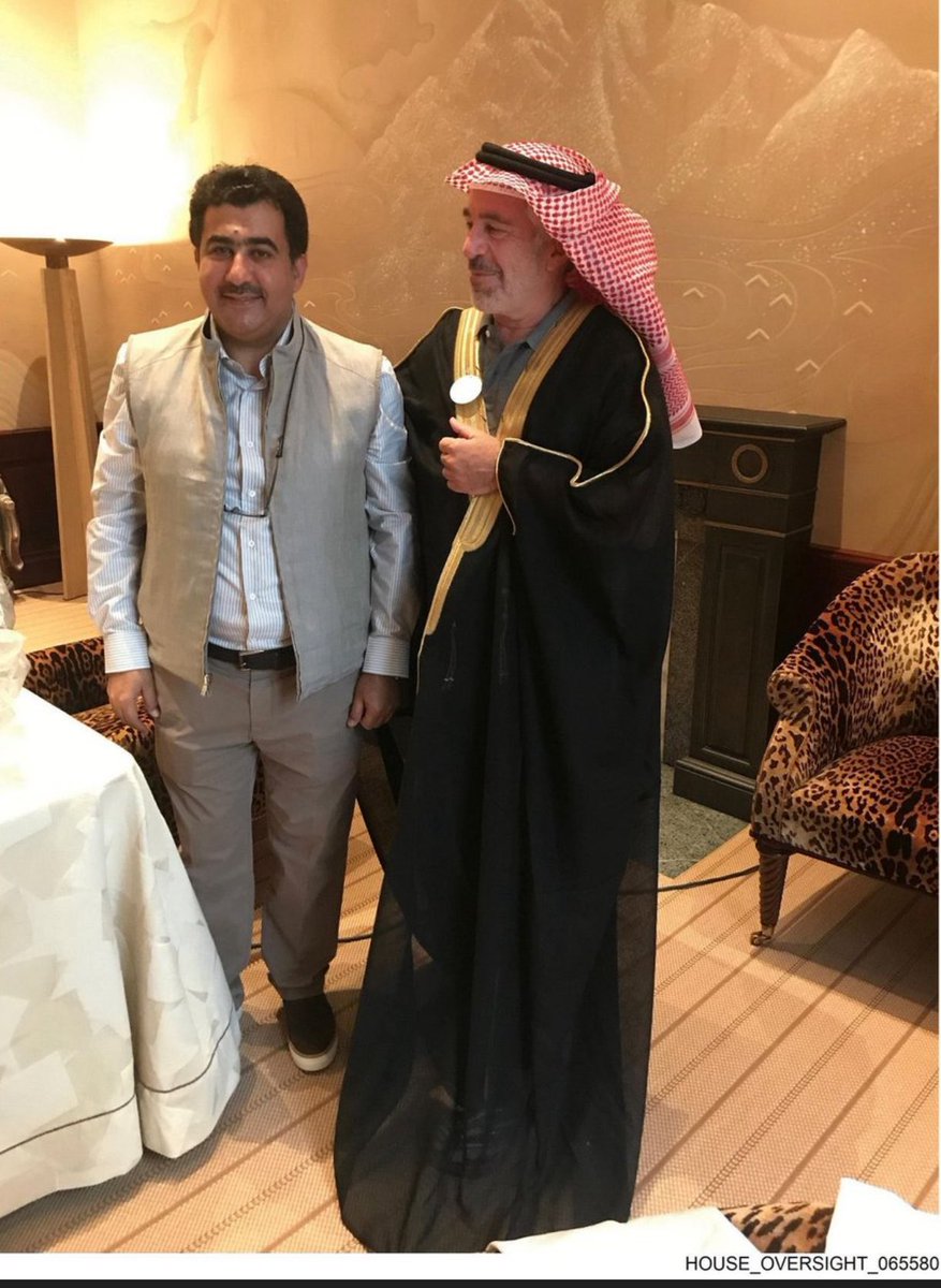 اليهـ.ودي ابستين بالزي السعودي 

ما ينقصه إلا الدلة ويصير أبو جيفري راعي العزبة ..

ابستين ومحمد بن سلمان العشق الممنوع 

#تطهير_السعودية_فرض_واجب