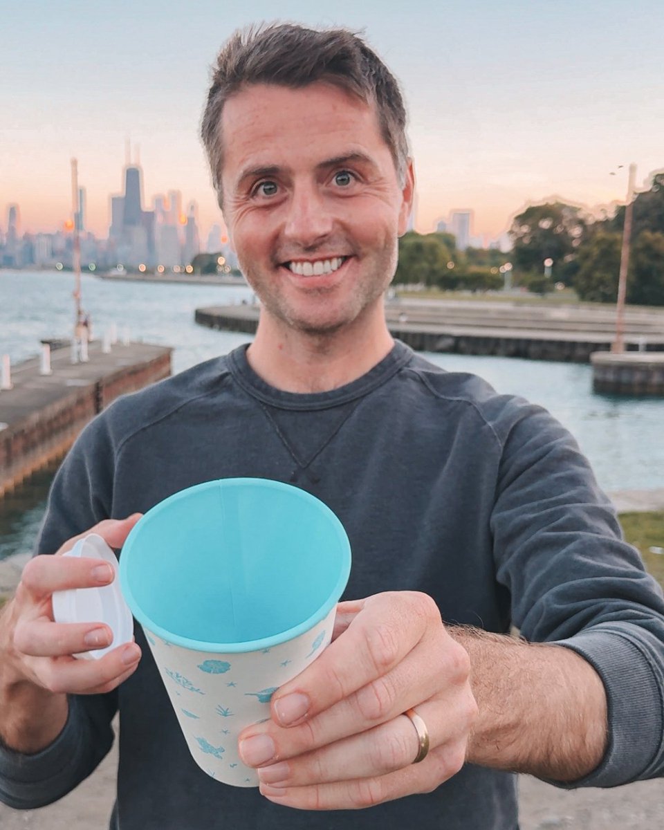 phadeStraws's tweet photo. It's what's inside that counts. Unlike most paper cups, phade Hot Cups have ZERO plastic in their inner lining, making them marine biodegradable and fully compostable. #phade #marinebiodegradable #homecompostable
📸: Kelly Larkin (@kellyinthecity) https://t.co/ivMrBmU4Cp