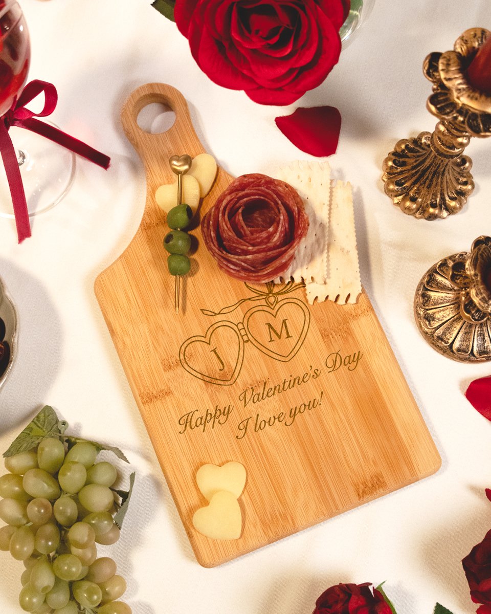 Sometimes, romance is a night in with your significant other and a charcuterie board. Display what you love with our Pre-Designed Heart Locket Bamboo Paddle Shape Cutting Board (SKU 160371V3)❤️
crystalplus.com/pre-designed-h…

#ValentinesDay
