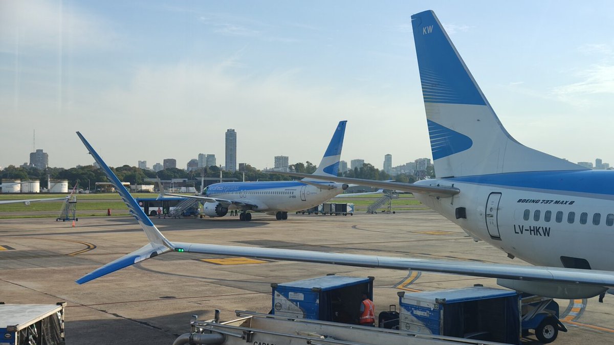 REFORMA LABORAL, MIERCOLES 11: APLApilotos con cese de actividades en Aeroparque y Ezeiza de 15 a 18hs. Habrá demoras operativas. Comunicados de <a href="/aplapilotos/">APLA</a> y <a href="/CATToficialok/">CATT</a> en este link aviacionenargentina.com.ar/reforma-labora… <a href="/AleRamosTN/">Alejandro Ramos</a> <a href="/jotaleonetti/">Jota Leonetti | Transito 🚘</a> <a href="/AeropuertosAR/">Aeropuertos Argentina</a> <a href="/MundoAeropuerto/">Mundo Aeropuerto</a>