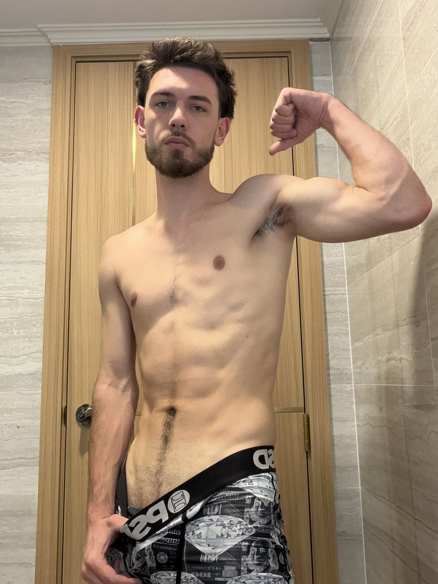 shanesmega's tweet photo. Rate me 1-10 in the replies😜 https://t.co/aHa06RO9c9