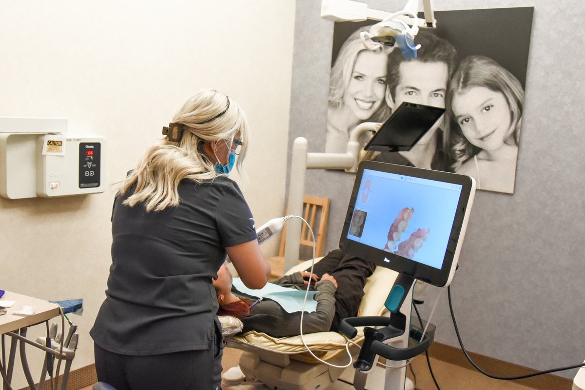 GoDentalSmiles's tweet image. It’s National Gum Disease Awareness Month! 
Scaling during routine cleanings helps remove plaque and tartar at the gum line. It's a key to preventing gum disease and keeping your smile healthy. 

🖥️ | vist.ly/4r3np 

#GumDisease #SantaClaritaValley