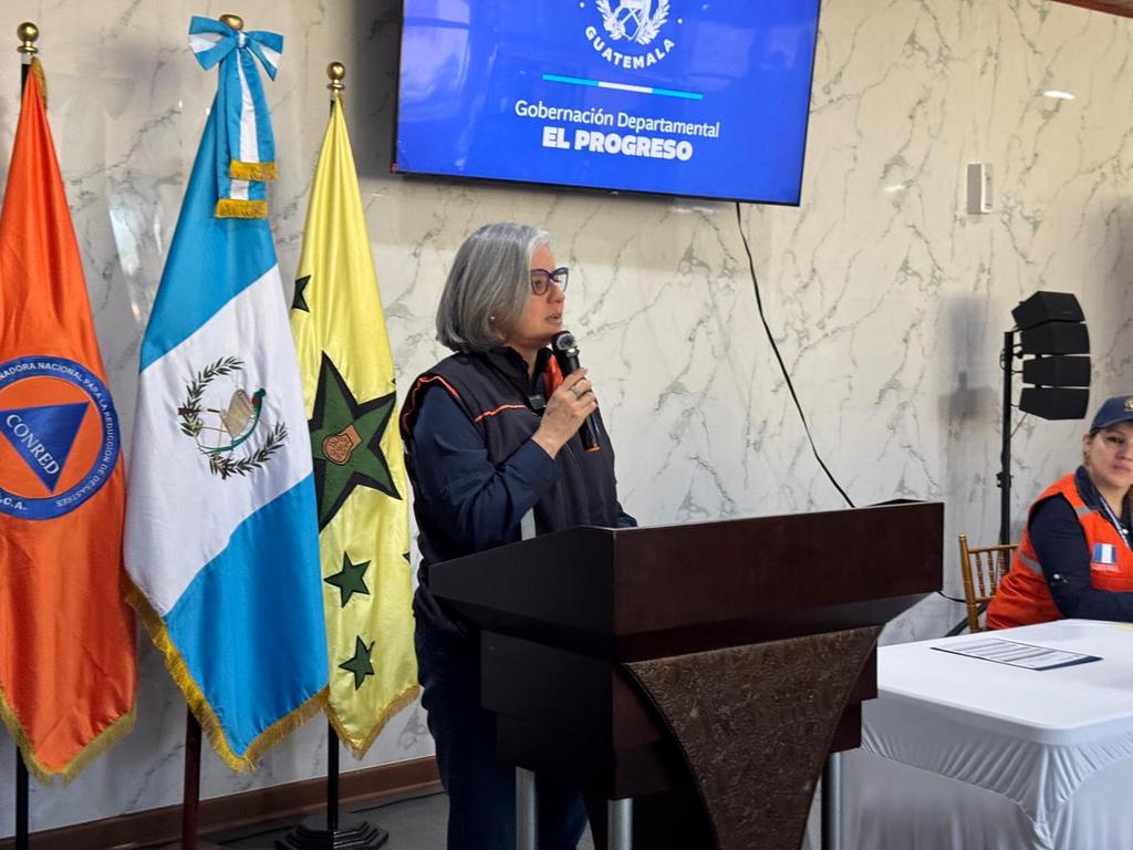 ConredGuatemala's tweet photo. 🦺 Para reafirmar el compromiso de la @GoberElprogreso con la gestión integral del riesgo, se realizó la acreditación de la #CODRED de #ElProgreso. Los 36 nuevos integrantes fortalecen capacidades en prevención y preparación bajo la estructura del Plan Nacional de Respuesta. https://t.co/CD327j7IUM