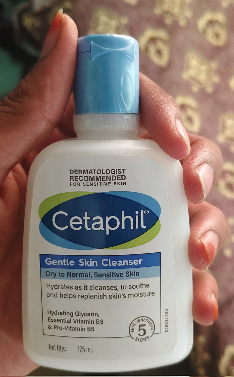 WarnerPrabhas57's tweet photo. 𝗥𝗲𝘀𝘂𝗹𝘁  𝗔𝗳𝘁𝗲𝗿 𝟭 𝗺𝗼𝗻𝘁𝗵 𝗼𝗳 𝘂𝘀𝗲 :- 

Pimples ✅
Clear skin ✅
Glow ✅

Cetaphil Face Wash 
Cetaphil Moisturizer
Fix Derma Shadow Sunscreen  

Follow this routine regularly for 30 days ..! Thank Me Later 🩵 https://t.co/N1kOJ0Irgb