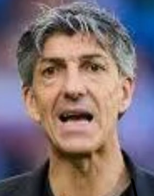 وجهة نظر :
اسوا مدرب شاهدته مع الشباب
اكثر مدرب اكل هزايم 
اكثر مدرب كلامه كثير
الكل مستواهم طايح
اختراع خانات
تغييرات فاشله
تكتيك معدوم
فريق ضعيف جدا فنيا
الطموح معاه صفر
استمراره محبط
قسما بالله مدرب يجيب الهم والغم
انا اجزم 
لو اتى مدرب اخر راح تشوف اللاعبين نفسيا وفنيا افضل !