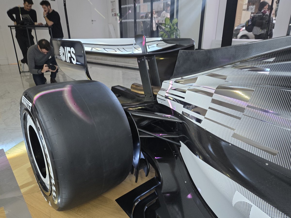 En direct du Cadillac Store de Paris, voici nos images et vidéos de la monoplace <a href="/LeMagSportAuto/">LeMagSportAuto x Ouest France</a>  #F1 <a href="/Cadillac/">Cadillac</a> #cadillac <a href="/Cadillac_F1Team/">Cadillac F1</a> : lemagsportauto.ouest-france.fr/f1-notre-shoot…