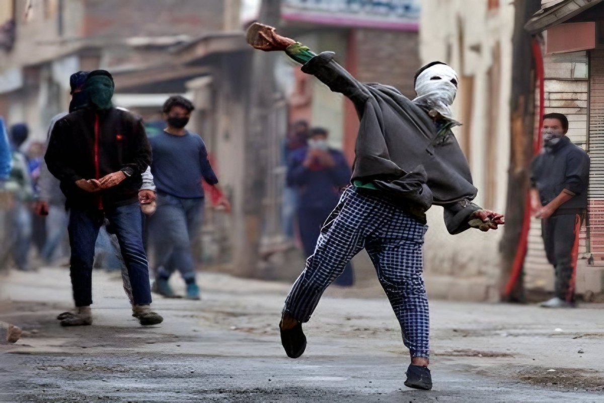 #T20WorldCup 
#PAKvsUSA    
Usman Tariq  
Guess the similarity 😂