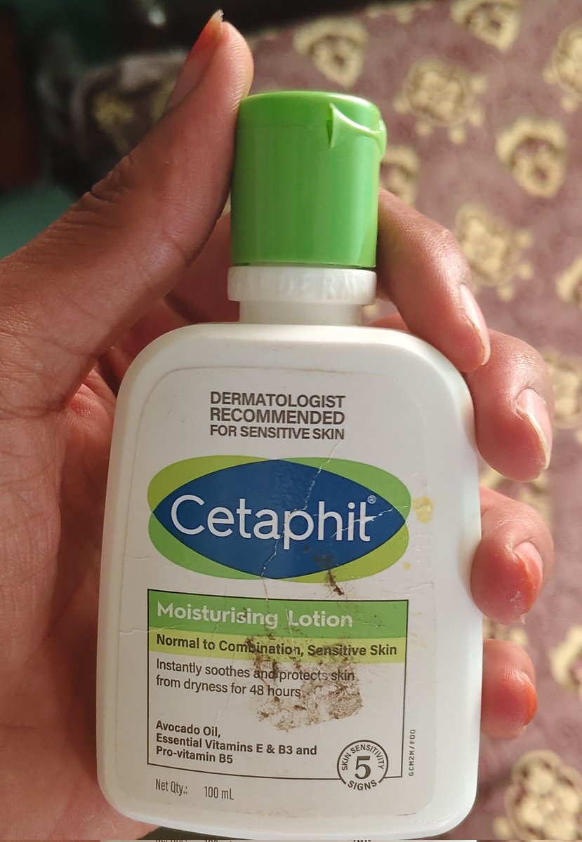 WarnerPrabhas57's tweet photo. 𝗥𝗲𝘀𝘂𝗹𝘁  𝗔𝗳𝘁𝗲𝗿 𝟭 𝗺𝗼𝗻𝘁𝗵 𝗼𝗳 𝘂𝘀𝗲 :- 

Pimples ✅
Clear skin ✅
Glow ✅

Cetaphil Face Wash 
Cetaphil Moisturizer
Fix Derma Shadow Sunscreen  

Follow this routine regularly for 30 days ..! Thank Me Later 🩵 https://t.co/N1kOJ0Irgb