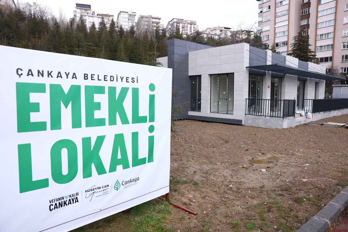 Yapımı tamamlanan İlker-Mürsel Uluç Emekli Lokalimizde incelemelerde bulunduk.

Yaş almış büyüklerimizin sosyalleşeceği alanları artırıyor, Çankaya’mıza her geçen gün yeni eserler kazandırmak için gece gündüz demeden çalışıyoruz.

Çevre düzenlemesinin ardından lokalimizi çok