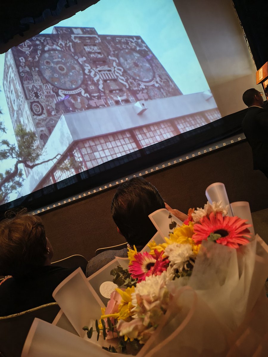 Hoy la rompe la licenciada!!
@blnbln310 tEAMo chaparrita!!