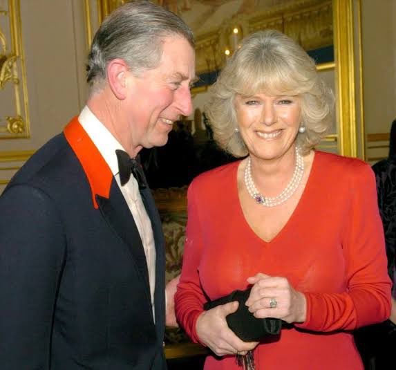 fourseen12's tweet image. If you need a definition of happiness…👇❤️ this is it.

And this was just a first glimpse of what we got since already 21 years 💕

Happy engagement anniversary to Their Majesties ❤️ #MyHeart #TrueLove #QueenCamilla #KingCharlesIII