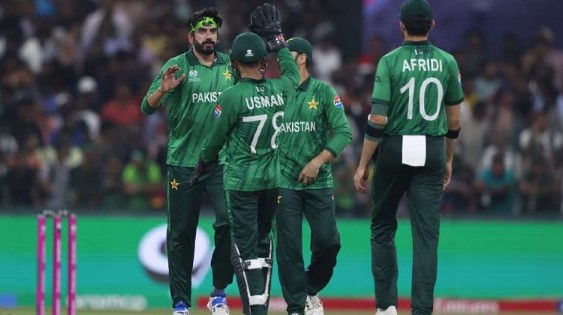 Waqtnewstv's tweet photo. ٹی 20 ورلڈ کپ: پاکستان نے امریکا کو 32 رنز سے شکست دیدی
#Waqtnews #T20Worldcup #PAKvUSA #USAvPAK #Pakistan
Read News ⤵
https://t.co/DYR9h3MhPZ https://t.co/bXNjoF8clv