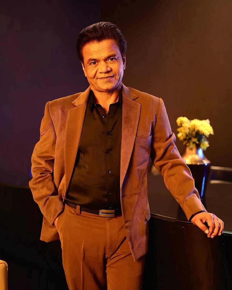 सिर्फ़ पैसा कमाना ही काफ़ी नहीं होता —
पैसे को समझना और संभालना भी उतना ही ज़रूरी है। आज राजपाल यादव की हालत को देख कर सोचने पर मजबूर कर दिया है ।
इसलिए याद रखो —
सिर्फ़ कमाने वाले मत बनो,
पैसे संभालने वाले बनो।
यही असली समझदारी है।
 #RajpalYadav 
#singlesinferno5