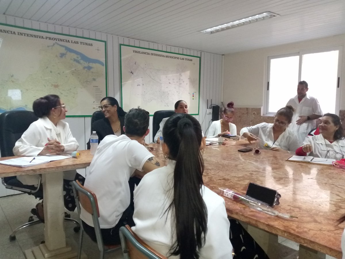 💓La Subdirección de Medios Diagnósticos del #HospitalGuevara celebró el Día del Amor hoy en el marco de la Reunión de Puntualización Semanal. Emotivo fue el agasajo. También se prestó atención a la actividad docente #CubaPorLaVida <a href="/cuadrosdgsltu/">Cuadros DGSLasTunas</a> <a href="/DtorDgsTunas/">Director General de Salud Las Tunas</a> <a href="/obregon_ru81652/">FisioHEGLasTunas/Rubier</a>