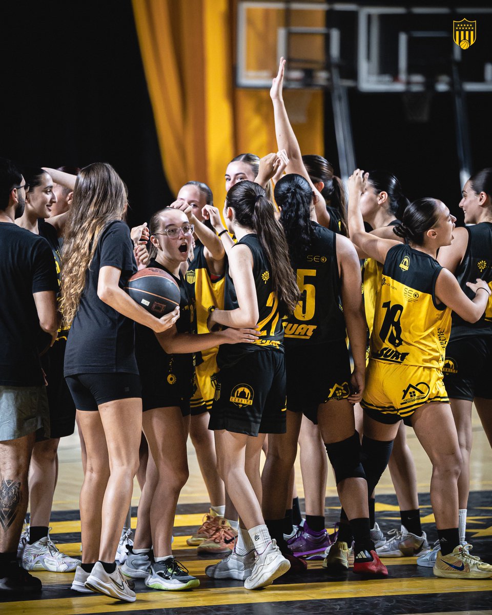 BasketCAPuy's tweet photo. 🙋‍♀️ Entretiempo con un poco de básquet de nuestras jugadoras de Formativas https://t.co/1d90tkvC2e