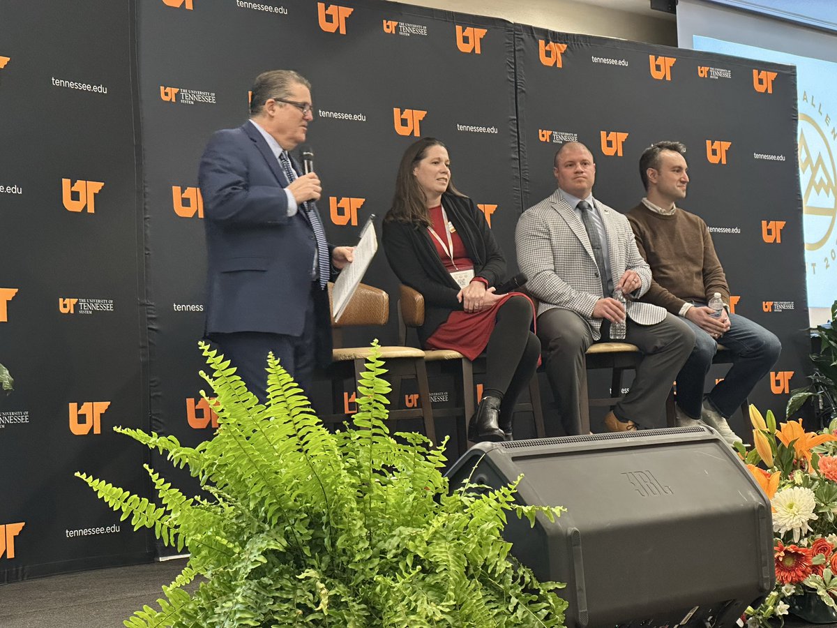 Becky Ashe tweet media