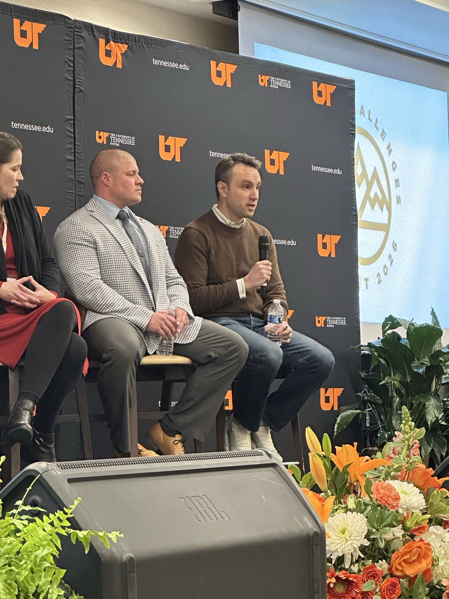 Becky Ashe tweet media