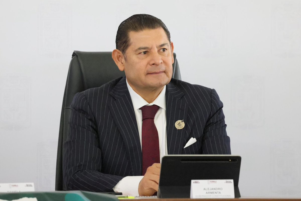 El gobernador <a href="/armentapuebla_/">Alejandro Armenta</a>  reafirmó cero tolerancia a la corrupción y combate a la impunidad, al sancionar irregularidades, exigir ética a servidores públicos y reiterar que la Cuarta Transformación no protege abusos, sino principios de legalidad, responsabilidad y bienestar