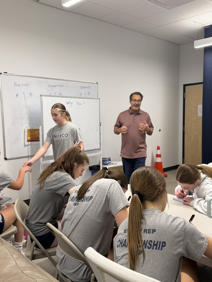 Tom Hilbert tweet media