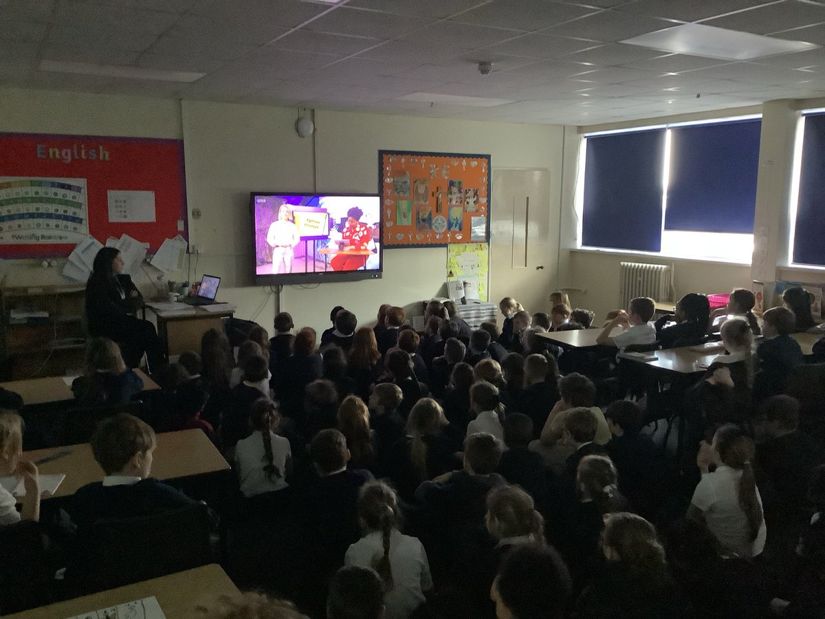 MrsDaSilva_OLOL's tweet photo. We enjoyed taking part in an assembly all about AI for Safer Internet Day as we learnt a great deal! #CompOLOL #MakeADifference @ololprimary_HT https://t.co/K3OqDB22SA