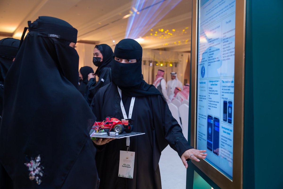 ssadtv's tweet photo. من أروقة المؤتمر البحثي الأول لطلاب جامعات منطقة مكة المكرمة: حراكٌ علمي نابض، ولوحات بحثية تجسّد طموح المعرفة وتستشرف مستقبلها

#جامعة_جدة https://t.co/WL4M8QXbbx